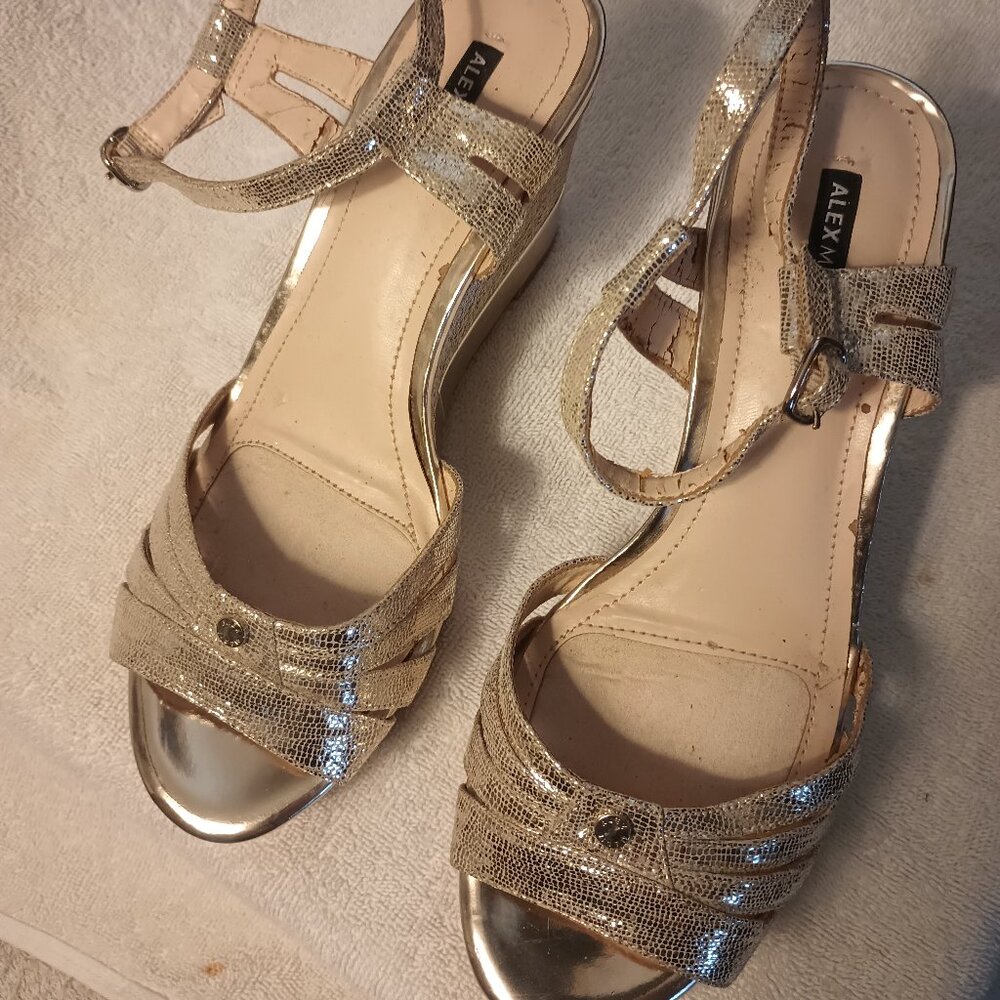 Alex Marie Gold Braid Platform Wedges Sz 8 1/2